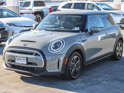 Used 2023 MINI Cooper SE image 3