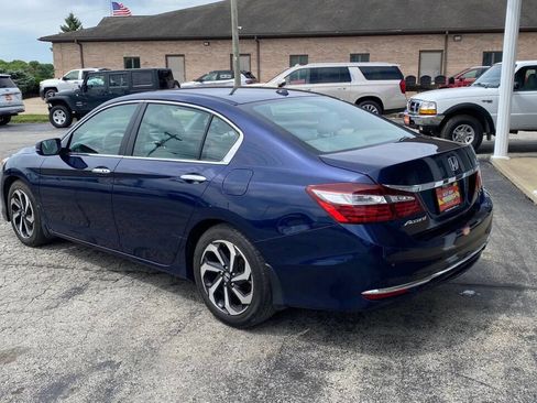Used 2017 Honda Accord EX image 4