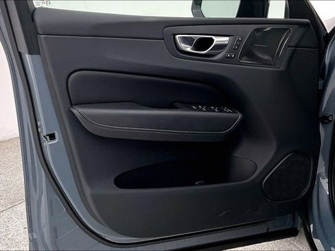 Certified 2023 Volvo XC60 B5 Ultimate w/ Climate Package image 24