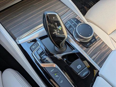 Used 2018 BMW 530e xDrive image 12