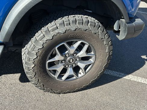 Used 2023 Ford Bronco Black Diamond image 12