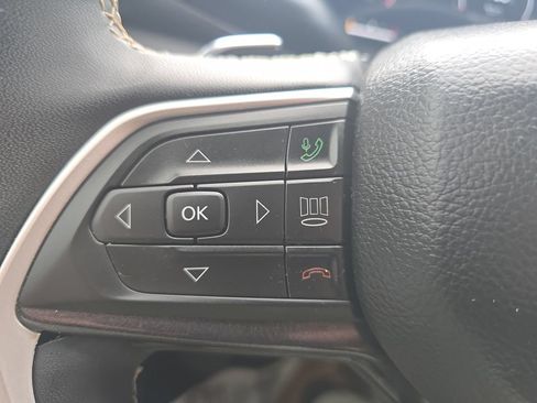 Used 2023 Jeep Grand Cherokee Altitude AWD/4WD image 30