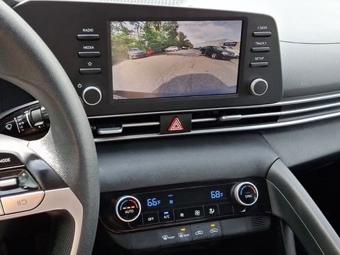Used 2023 Hyundai Elantra SEL FWD image 27