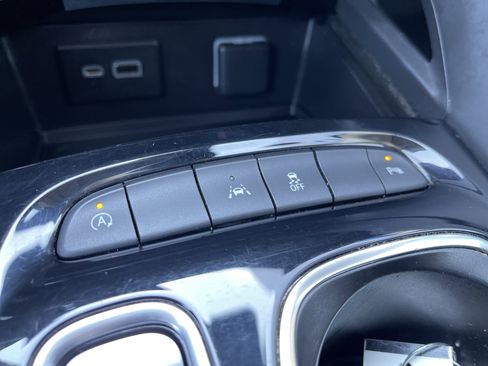 Used 2023 Buick Envision Preferred image 31