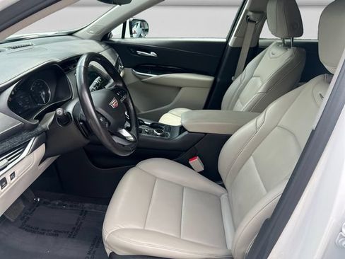 Used 2021 Cadillac XT4 Premium Luxury w/ Enhanced Visibility Package AWD/4WD image 10