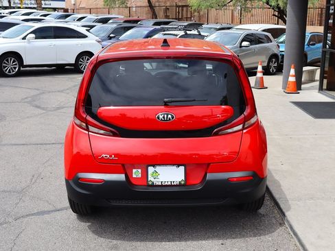 Used 2020 Kia Soul LX FWD image 10