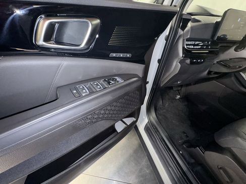 New 2026 Kia Carnival SX Prestige image 17