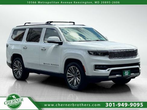 Used 2022 Jeep Grand Wagoneer Series III AWD/4WD image 1