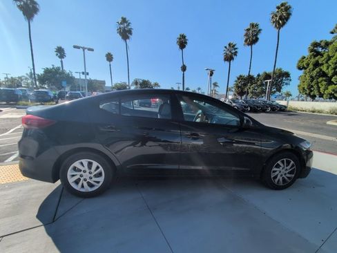 Used 2017 Hyundai Elantra SE FWD image 27