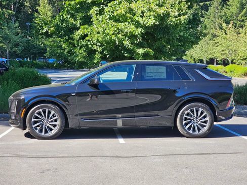 New 2026 Cadillac Lyriq Sport AWD/4WD image 2