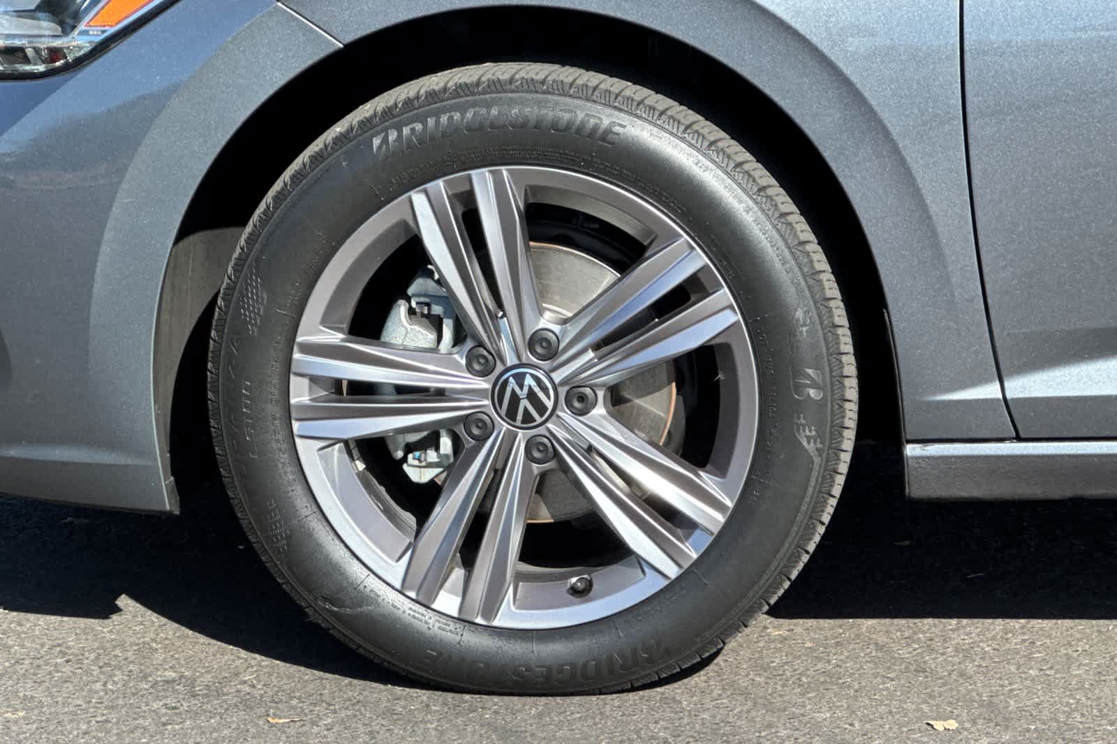 Used 2022 Volkswagen Jetta SE FWD image 25