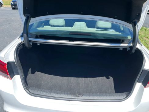 Used 2016 Kia Optima LX w/ Option Group 014 FWD image 13