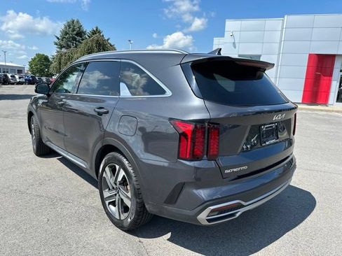 Used 2024 Kia Sorento EX w/ Panoramic Sunroof Package AWD/4WD image 3