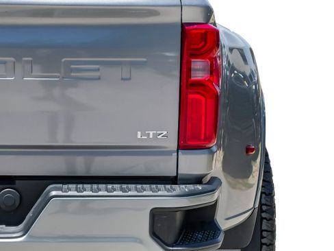 Used 2025 Chevrolet Silverado 3500 LTZ w/ LTZ Convenience Package AWD/4WD image 54