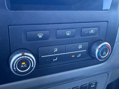 Used 2019 Nissan NV 3500 S image 26