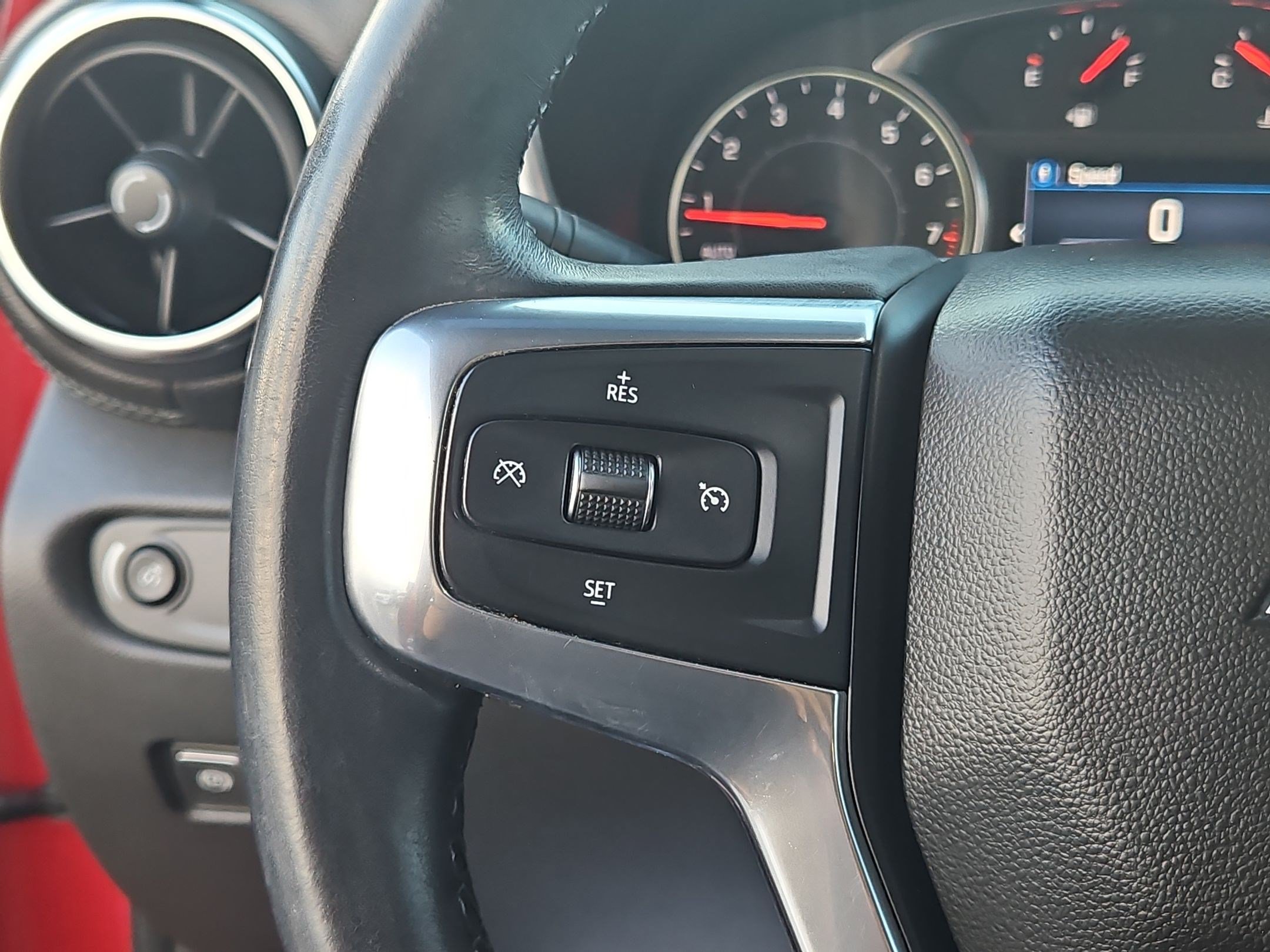 Used 2019 Chevrolet Blazer LT FWD image 16