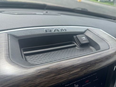 Used 2019 RAM 1500 Laramie AWD/4WD image 31