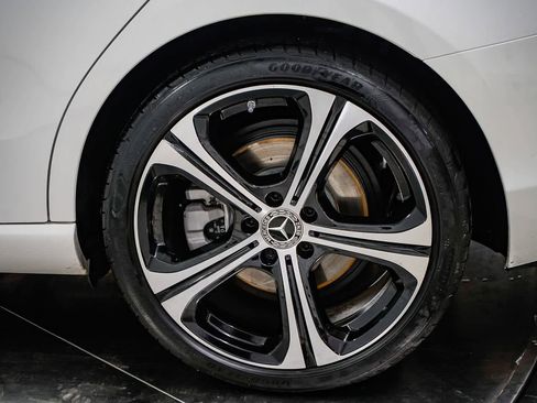 Used 2025 Mercedes-Benz C 300 Sedan image 10