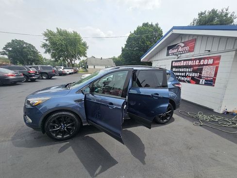 Used 2018 Ford Escape SE w/ SE Sport Appearance Package FWD image 24