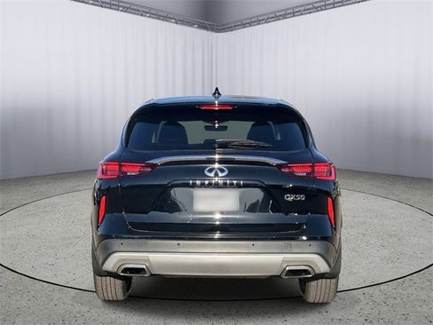 Certified 2023 INFINITI QX50 Pure image 8