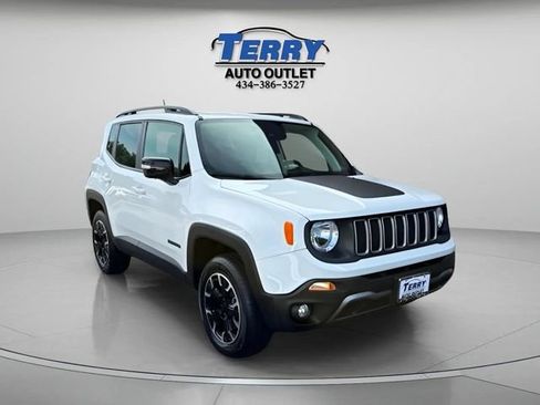 Used 2023 Jeep Renegade Latitude AWD/4WD image 2
