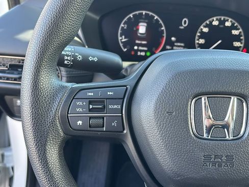 Used 2025 Honda HR-V LX image 17