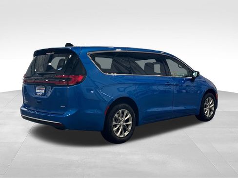 New 2027 Chrysler Pacifica Select AWD/4WD image 10