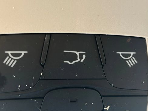 Used 2018 Chrysler Pacifica Limited w/ Advanced Safetytec Group FWD image 35