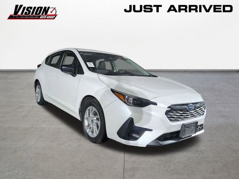 Used 2024 Subaru Impreza 2.0i image 3