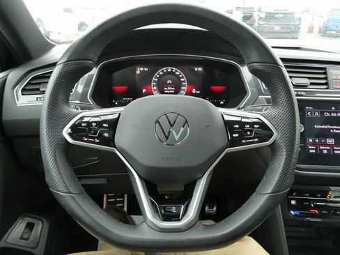 Used 2024 Volkswagen Tiguan SE R-Line image 32