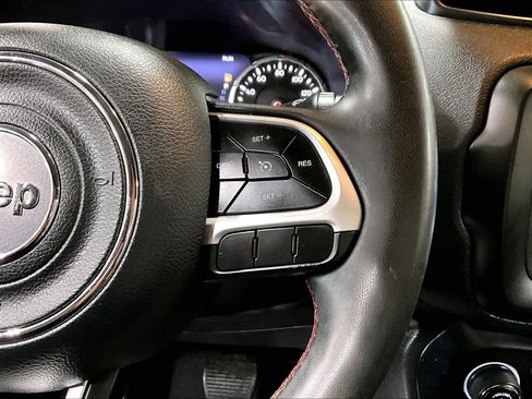 Used 2020 Jeep Renegade Trailhawk image 24