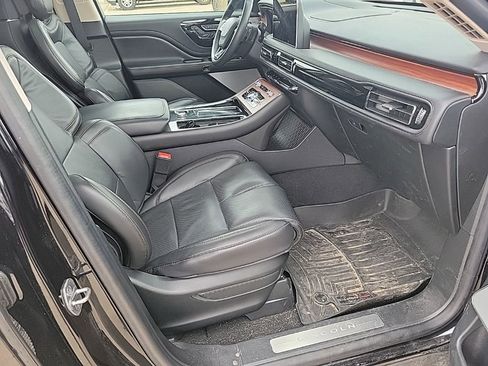 Used 2023 Lincoln Aviator Reserve w/ Equipment Group 201A AWD/4WD image 13