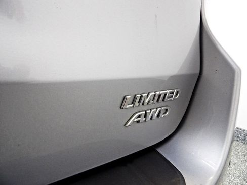 Used 2017 Toyota Sienna Limited image 8