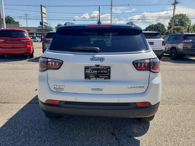 Used 2025 Jeep Compass Limited AWD/4WD image 4