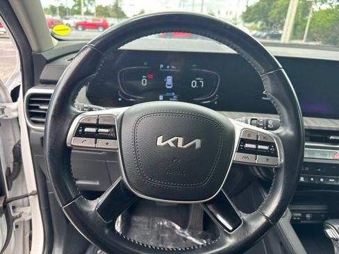 Used 2023 Kia Telluride EX w/ EX Captain's Chair Package FWD image 10