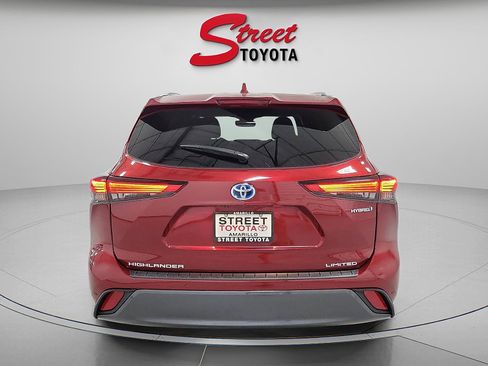 Used 2022 Toyota Highlander Limited image 3
