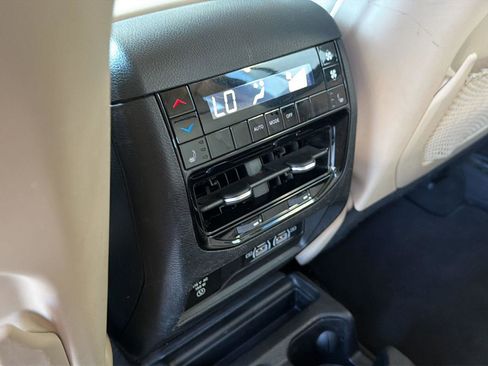 Used 2021 Jeep Grand Cherokee L Limited AWD/4WD image 12