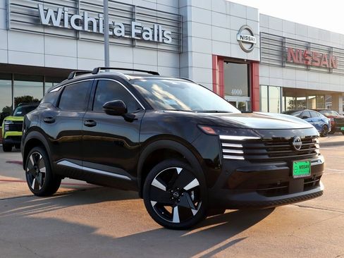 New 2025 Nissan Kicks SR image 1