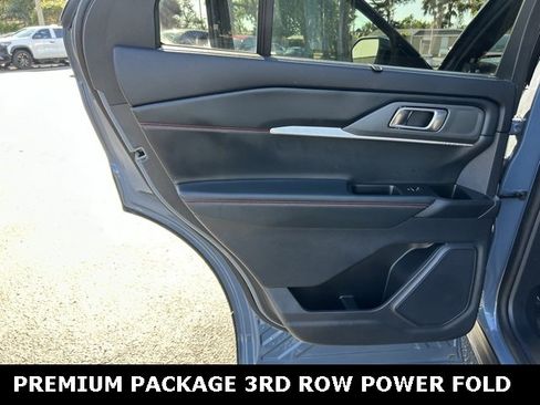 Used 2025 Ford Explorer ST-Line w/ Premium Package image 13