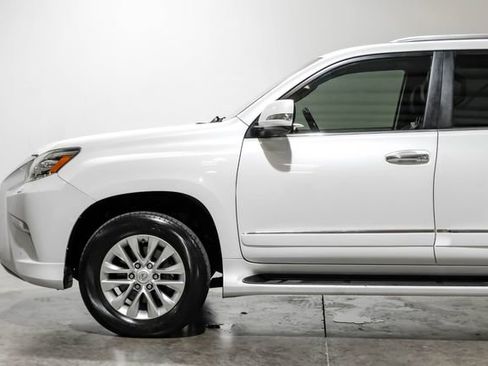 Used 2015 Lexus GX 460 w/ Premium Package AWD/4WD image 15