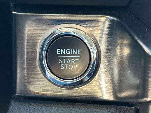 Used 2024 Ford F250 Lariat w/ Lariat Ultimate Package image 33