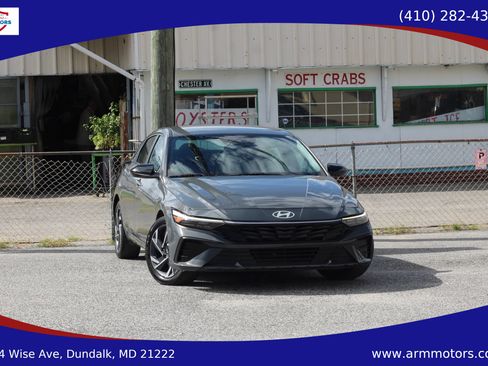 Used 2025 Hyundai Elantra Sport FWD image 1