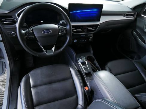 Used 2025 Ford Escape Platinum AWD/4WD image 4