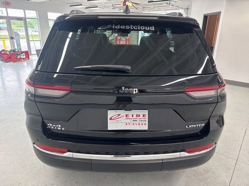 Used 2023 Jeep Grand Cherokee Limited AWD/4WD image 11