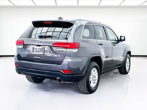 Used 2020 Jeep Grand Cherokee Laredo image 4