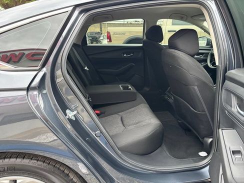 Used 2025 Honda Accord LX image 39