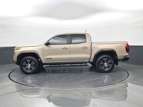 Used 2024 GMC Canyon AT4 w/ AT4 Premium Package AWD/4WD image 8