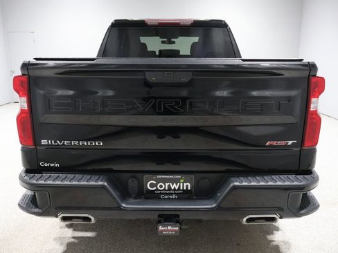 Used 2021 Chevrolet Silverado 1500 RST image 3
