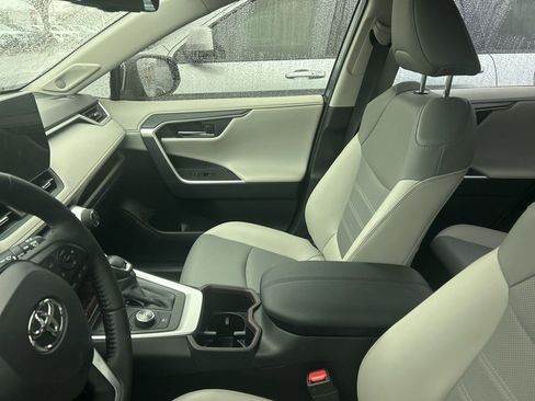 Used 2025 Toyota RAV4 Limited w/ Advanced Technology Package image 10