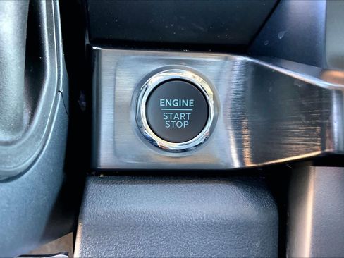 New 2026 Ford F250 Lariat w/ Black Appearance Package image 15